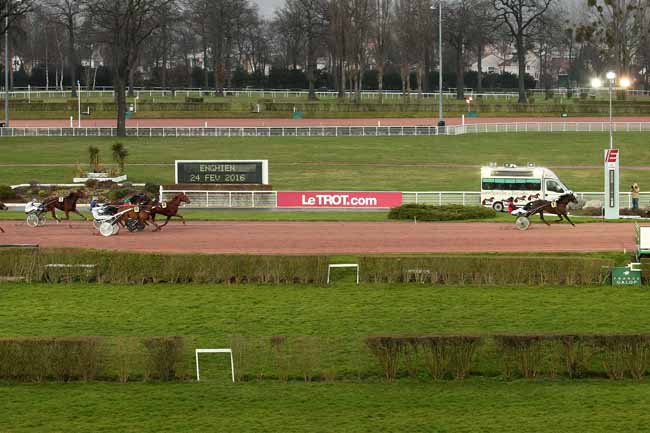 Photo d'arrivée de la course pmu PRIX DE NOIRMOUTIER à ENGHIEN le Mercredi 24 février 2016