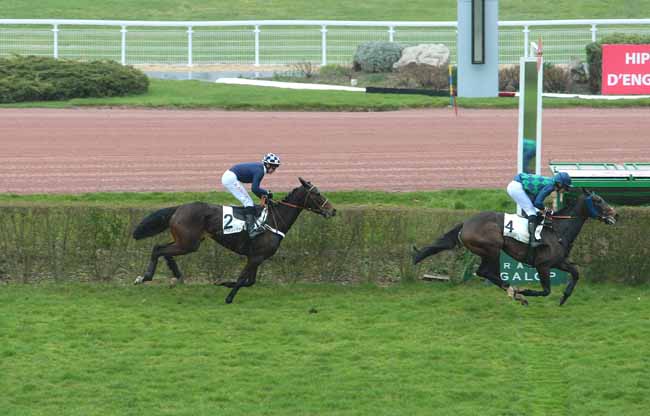 Photo d'arrivée de la course pmu PRIX OISELEUR à ENGHIEN le Mardi 1 mars 2016