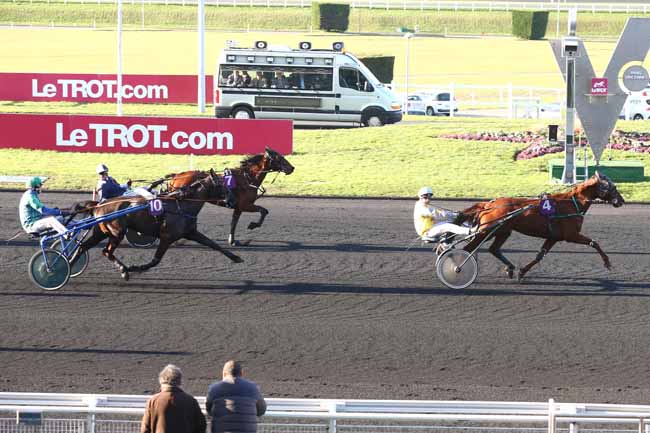 Photo d'arrivée de la course pmu PRIX DE TIGNES à PARIS-VINCENNES le Jeudi 3 mars 2016