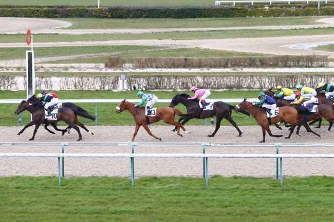 Photo d'arrivée de la course pmu PRIX DU MONT SAINT-JEAN à DEAUVILLE le Mardi 8 mars 2016