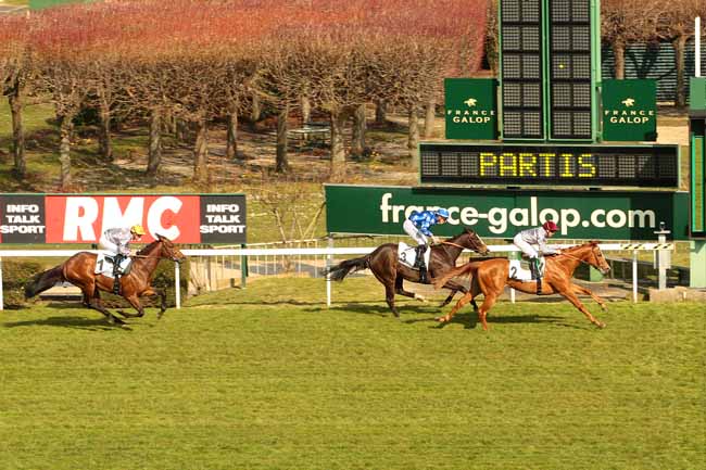 Photo d'arrivée de la course pmu PRIX DE FRAUENFELD à SAINT-CLOUD le Samedi 12 mars 2016