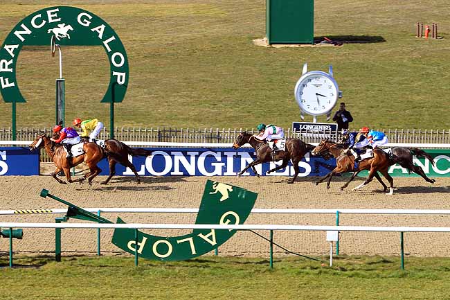 Photo d'arrivée de la course pmu PRIX MONTENICA à CHANTILLY le Jeudi 17 mars 2016