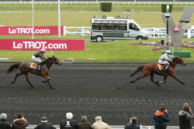Photo d'arrivée de la course pmu PRIX LOUIS FORCINAL à PARIS-VINCENNES le Samedi 26 mars 2016