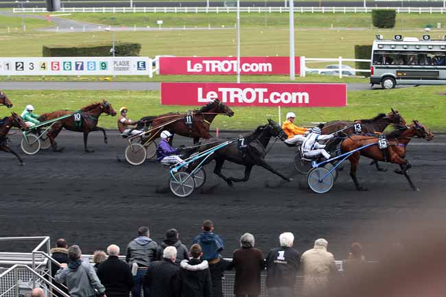 Photo d'arrivée de la course pmu PRIX JEAN CABROL à PARIS-VINCENNES le Samedi 26 mars 2016
