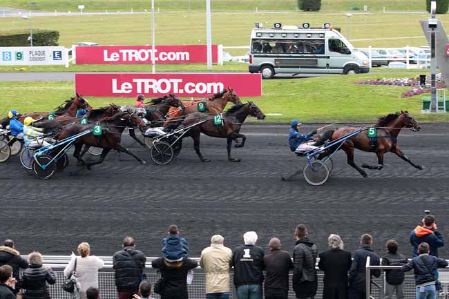 Photo d'arrivée de la course pmu PRIX DU BOIS DE VINCENNES à PARIS-VINCENNES le Samedi 26 mars 2016