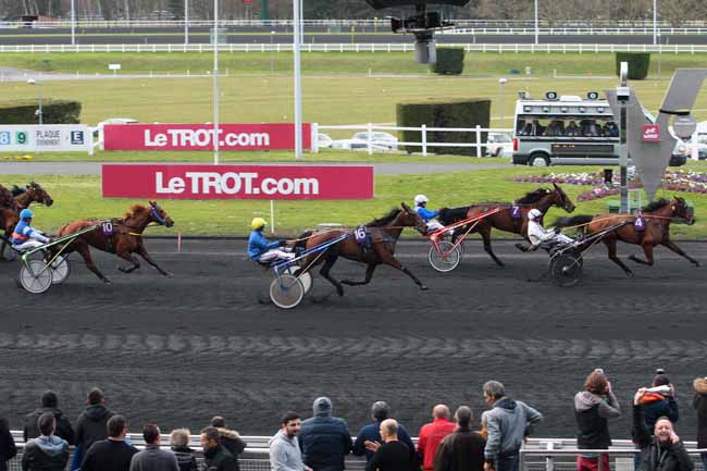 Photo d'arrivée de la course pmu PRIX DE MEAUX à PARIS-VINCENNES le Samedi 26 mars 2016