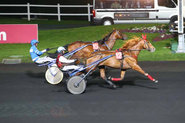 Photo d'arrivée de la course pmu PRIX ADRASTEA à PARIS-VINCENNES le Vendredi 1 avril 2016