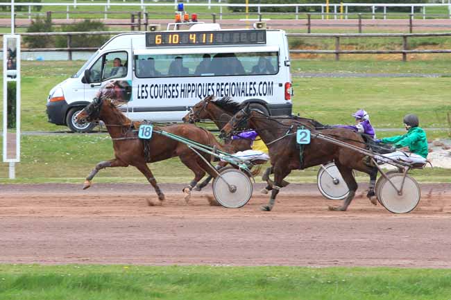 Photo d'arrivée de la course pmu PRIX OSCAR RL à ANGERS le Mercredi 6 avril 2016