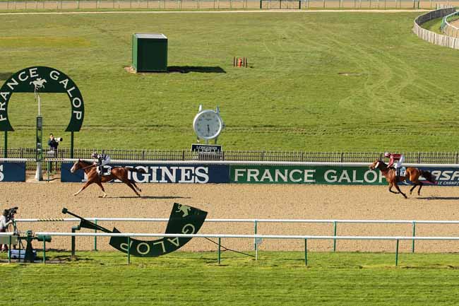 Photo d'arrivée de la course pmu PRIX D'ARGENCES à CHANTILLY le Dimanche 10 avril 2016