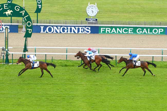 Photo d'arrivée de la course pmu PRIX DE TREVISE à CHANTILLY le Dimanche 24 avril 2016