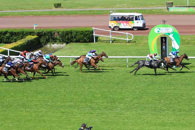 Photo d'arrivée de la course pmu GRAND PRIX DE PARILLY à LYON-PARILLY le Jeudi 5 mai 2016