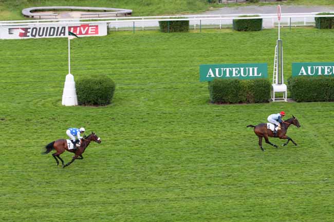 Photo d'arrivée de la course pmu PRIX LA VEINE à AUTEUIL le Samedi 14 mai 2016