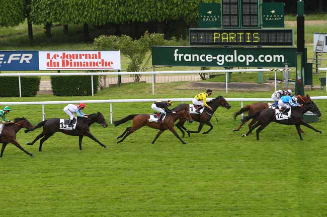 Photo d'arrivée de la course pmu PRIX DU LIEU MANCHON à SAINT-CLOUD le Mercredi 18 mai 2016