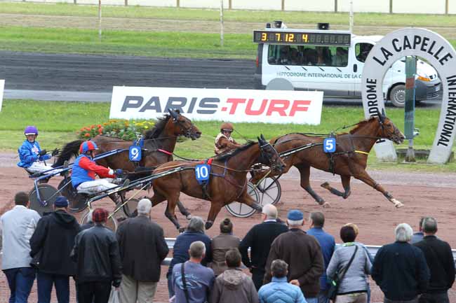 Photo d'arrivée de la course pmu PRIX DUVAL LEROY à LA CAPELLE le Mercredi 25 mai 2016