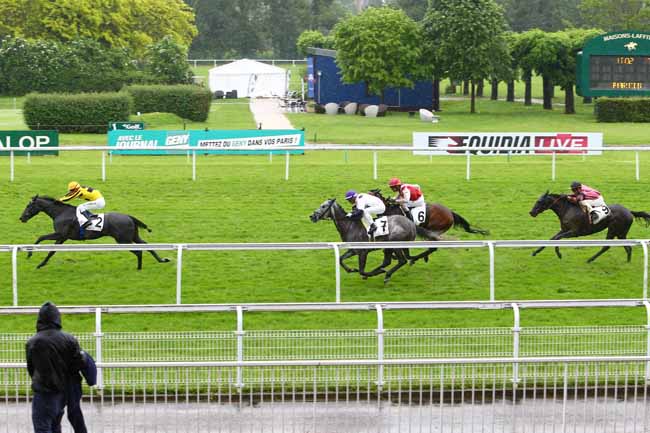 Photo d'arrivée de la course pmu PRIX DE MONTESSON à MAISONS-LAFFITTE le Lundi 30 mai 2016