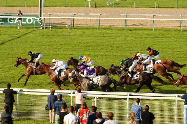 Photo d'arrivée de la course pmu PRIX FLYING DUTCHMAN à DEAUVILLE le Jeudi 9 juin 2016