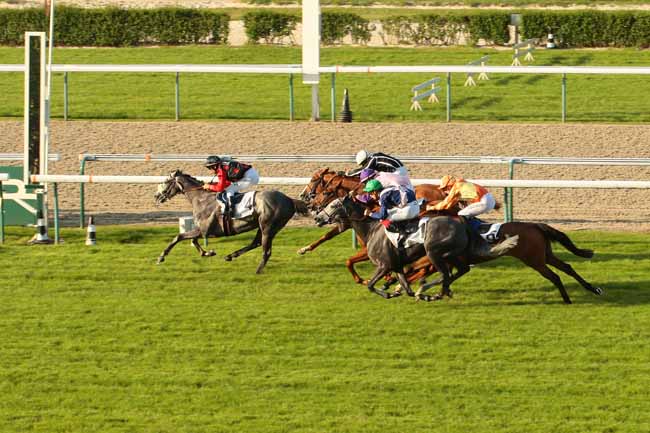Photo d'arrivée de la course pmu PRIX D'ANDRESY à DEAUVILLE le Jeudi 9 juin 2016