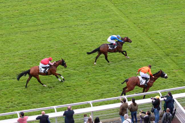 Photo d'arrivée de la course pmu PRIX HARDATIT à AUTEUIL le Dimanche 12 juin 2016