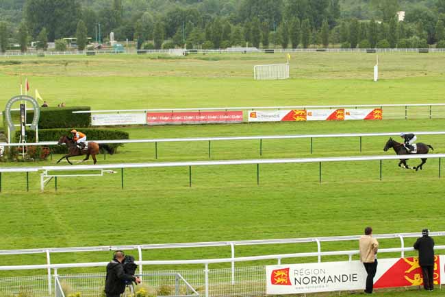 Photo d'arrivée de la course pmu PRIX PIERRE BONTEMPS à DIEPPE le Mardi 21 juin 2016