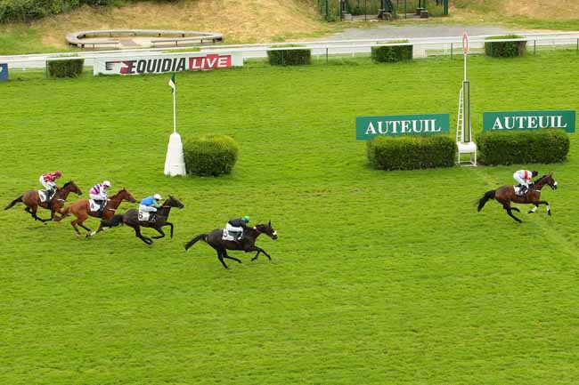 Photo d'arrivée de la course pmu PRIX CARMONT à AUTEUIL MIDI le Lundi 27 juin 2016