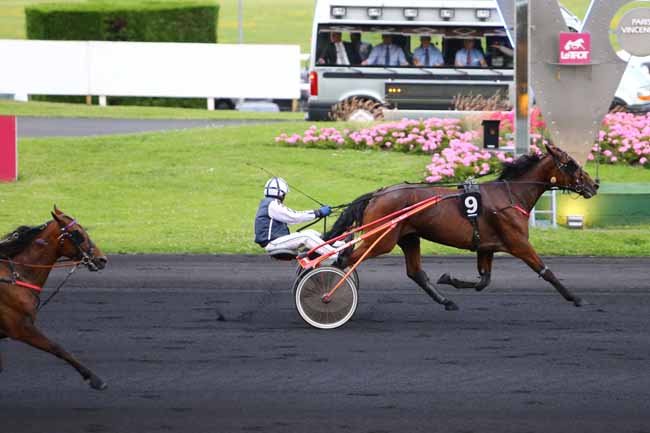 Photo d'arrivée de la course pmu PRIX EVA à PARIS-VINCENNES le Vendredi 1 juillet 2016