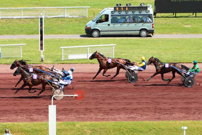 Photo d'arrivée de la course pmu PRIX DE BARCELONE à VICHY le Mercredi 6 juillet 2016