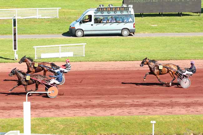 Photo d'arrivée de la course pmu PRIX DE SAVOIE à VICHY le Mercredi 6 juillet 2016
