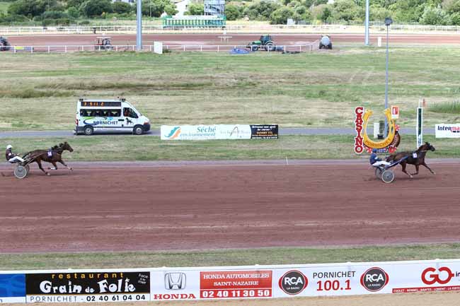 Photo d'arrivée de la course pmu PRIX DE NANTES à PORNICHET le Mardi 12 juillet 2016