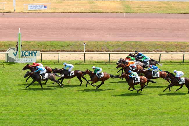 Photo d'arrivée de la course pmu PRIX DE L'ALLIER à VICHY le Lundi 25 juillet 2016