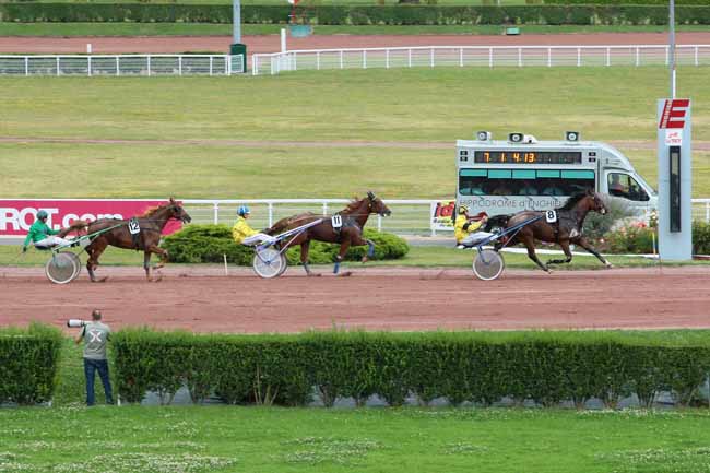 Photo d'arrivée de la course pmu PRIX DE JONQUIERES à ENGHIEN le Mercredi 3 août 2016