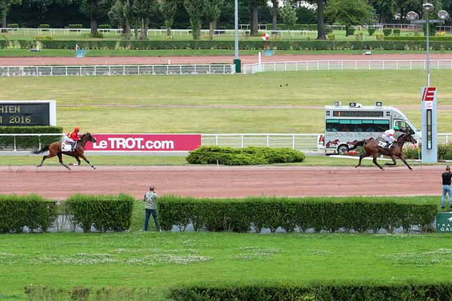 Photo d'arrivée de la course pmu PRIX DE CROULEBARBE à ENGHIEN le Mercredi 3 août 2016