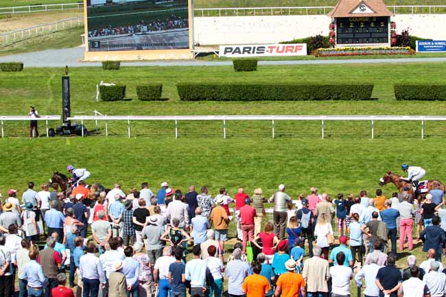 Photo d'arrivée de la course pmu PRIX DE LA POINTE DU HOC à CLAIREFONTAINE le Vendredi 12 août 2016