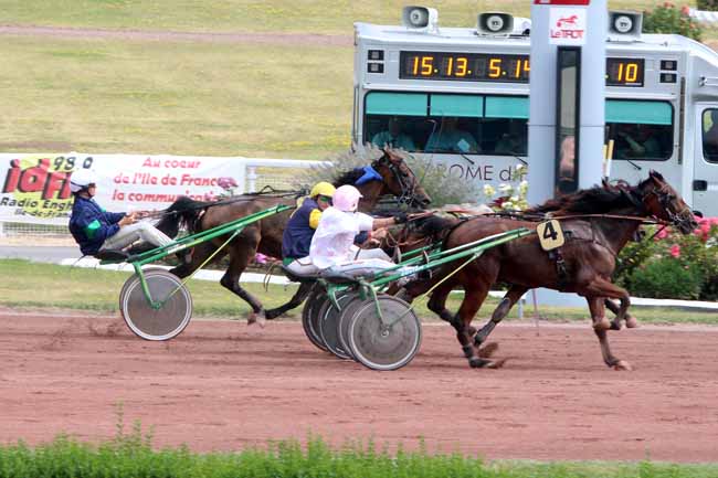 Photo d'arrivée de la course pmu PRIX D'EXCIDEUIL à ENGHIEN le Jeudi 18 août 2016