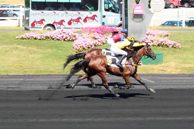 Photo d'arrivée de la course pmu PRIX KOZYR à PARIS-VINCENNES le Lundi 22 août 2016