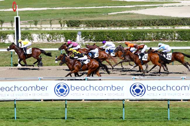Photo d'arrivée de la course pmu PRIX LA CROIX D'HEULAND à DEAUVILLE le Mardi 23 août 2016