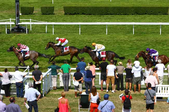 Photo d'arrivée de la course pmu PRIX DES LOBELIAS à CLAIREFONTAINE le Jeudi 25 août 2016