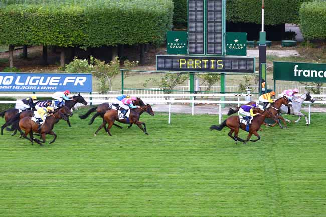 Photo d'arrivée de la course pmu PRIX DE VARENNE à SAINT-CLOUD le Mercredi 14 septembre 2016