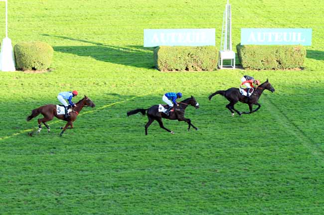 Photo d'arrivée de la course pmu PRIX FEZENSAC à AUTEUIL le Samedi 24 septembre 2016