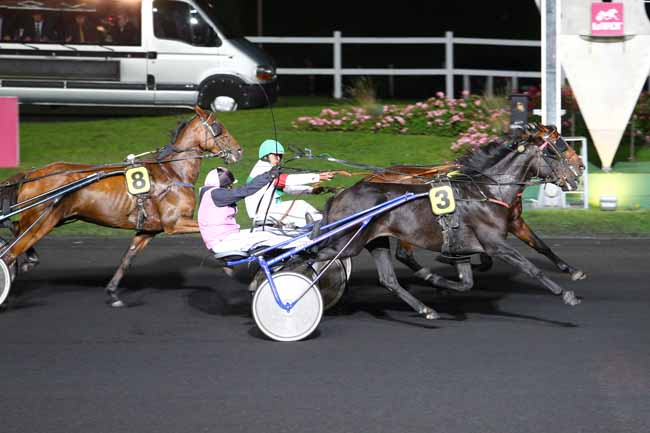 Photo d'arrivée de la course pmu PRIX MYRRHA à PARIS-VINCENNES le Mardi 4 octobre 2016