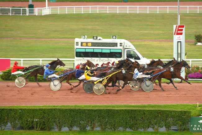 Photo d'arrivée de la course pmu PRIX DE LA PLACE DES VOSGES (GR B) à ENGHIEN le Lundi 10 octobre 2016