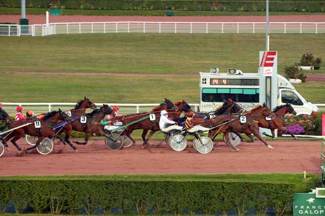 Photo d'arrivée de la course pmu PRIX DE CHAMPILLON à ENGHIEN le Lundi 10 octobre 2016
