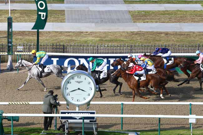 Photo d'arrivée de la course pmu PRIX DU CARRE DE DRESSAGE à CHANTILLY le Mercredi 12 octobre 2016