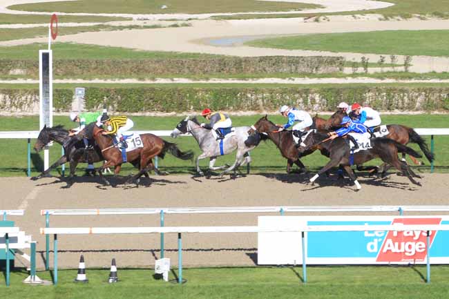 Photo d'arrivée de la course pmu PRIX DU CHEMIN DE TOUQUES à DEAUVILLE le Lundi 17 octobre 2016