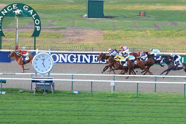 Photo d'arrivée de la course pmu PRIX DE BLAMONT à CHANTILLY le Jeudi 3 novembre 2016