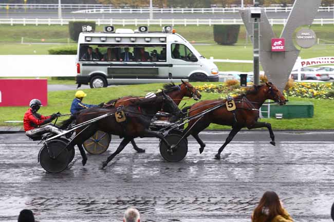 Photo d'arrivée de la course pmu PRIX ABEL BASSIGNY à PARIS-VINCENNES le Lundi 7 novembre 2016