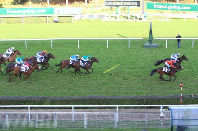 Photo d'arrivée de la course pmu PRIX DE LA MAYENNE à SAINT-CLOUD le Vendredi 18 novembre 2016