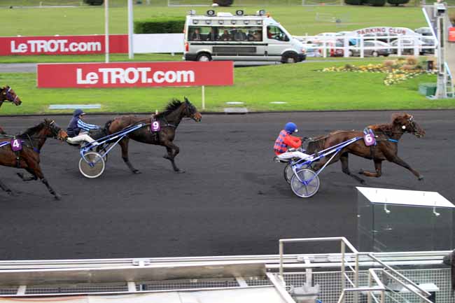 Photo d'arrivée de la course pmu PRIX DE LOUDUN à PARIS-VINCENNES le Lundi 21 novembre 2016