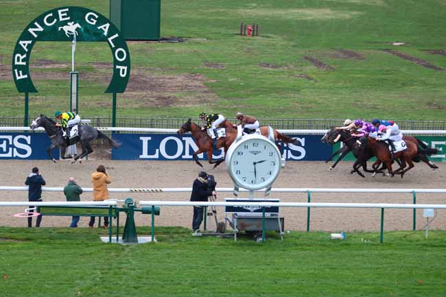 Photo d'arrivée de la course pmu PRIX DU PUITS à CHANTILLY le Mardi 22 novembre 2016