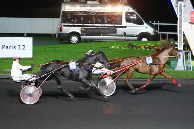 Photo d'arrivée de la course pmu PRIX ARIETIS à PARIS-VINCENNES le Vendredi 25 novembre 2016