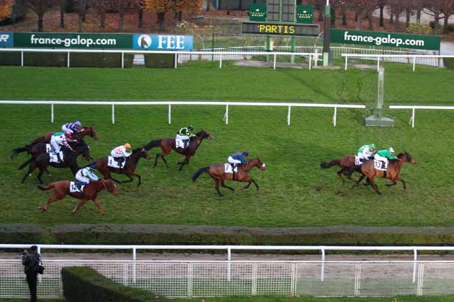 Photo d'arrivée de la course pmu PRIX DE NEAUFLES-SAINT-MARTIN à SAINT-CLOUD le Vendredi 25 novembre 2016